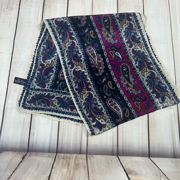 Access Paisley Patterned Scarf. 100% Silk. - Picture 1 of 6